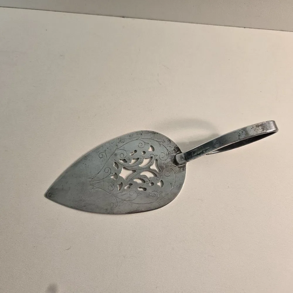 WA ITALY SILVERPLATE LOOP HANDLED PASTRY‎ CHEESE SERVER CHARCUTERIE SERVEWEAR
